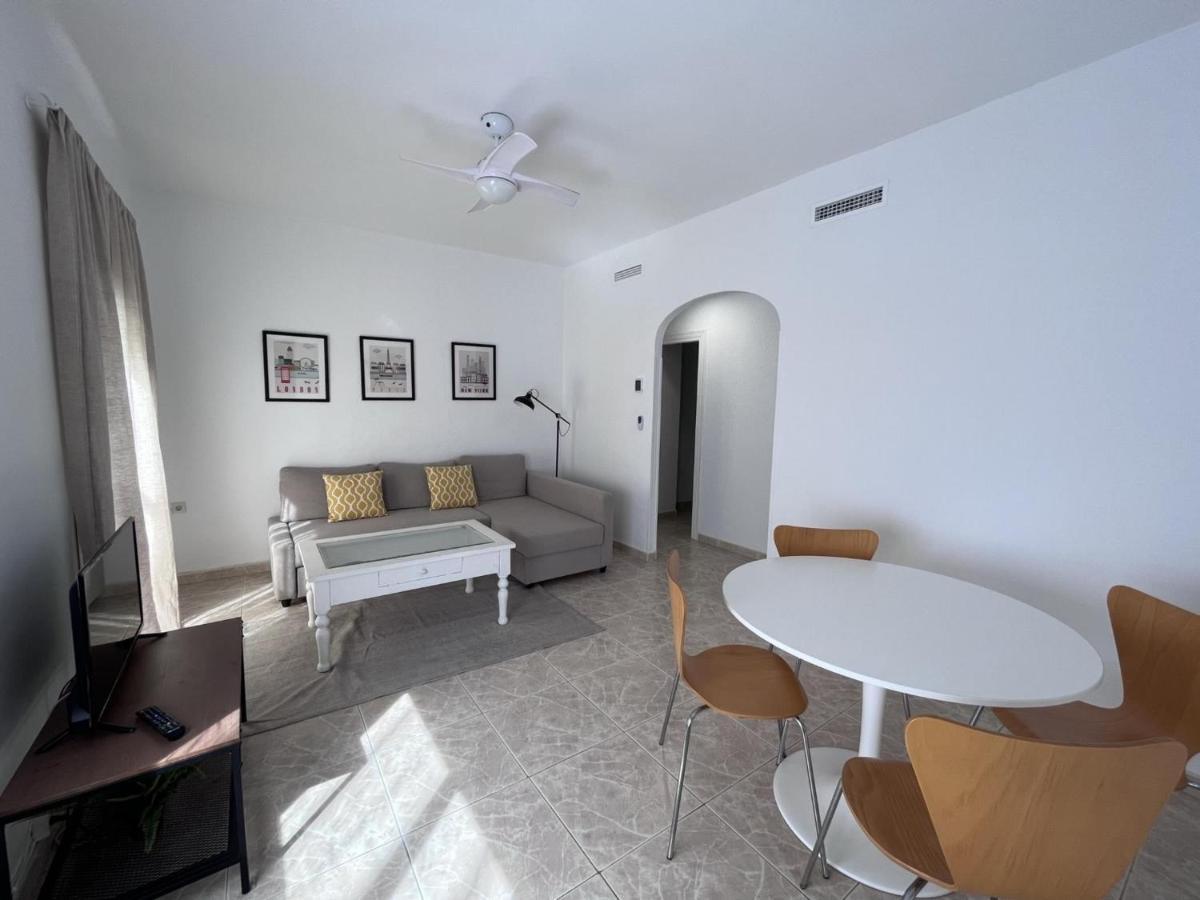 Seaty Center By Gms Apartamentos Фуэнхирола Экстерьер фото